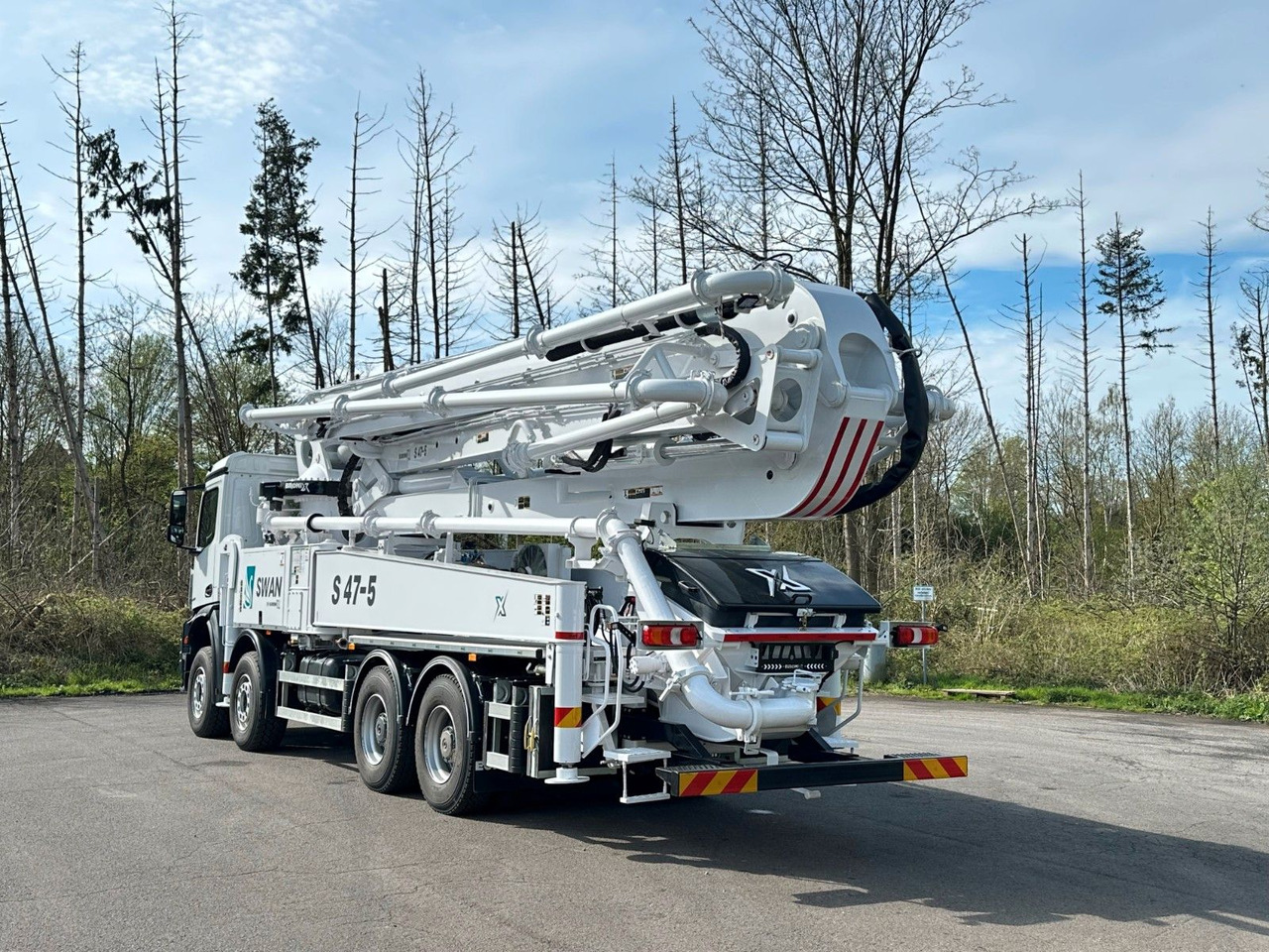 Mercedes-Benz Arocs 5 4542 8x4 SWAN TSP 47-5 160RZ ( 47m ) - משאית מערבלת בטון: תמונה 4 Mercedes-Benz Arocs 5 4542 8x4 SWAN TSP 47-5 160RZ ( 47m ) - משאית מערבלת בטון: תמונה 4