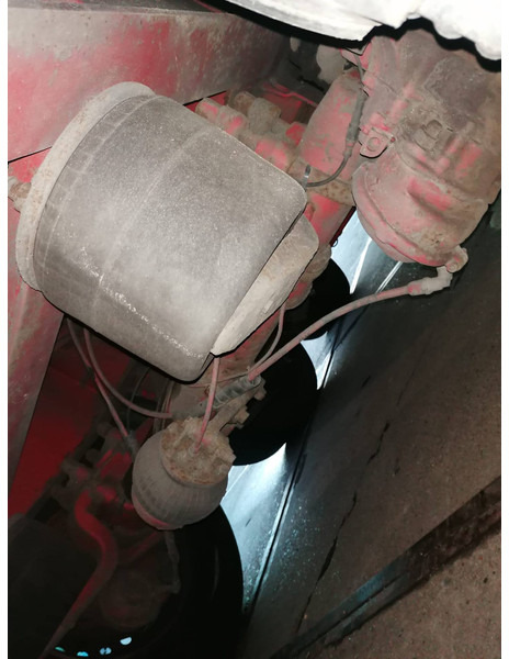 Curtain semi-trailer with used aboveground 2700 &4850L tanks Gas, Gaz, LPG, GPL, Propane, Butane tank ID 8.370 - סמיטריילר מכל: תמונה 4 Curtain semi-trailer with used aboveground 2700 &4850L tanks Gas, Gaz, LPG, GPL, Propane, Butane tank ID 8.370 - סמיטריילר מכל: תמונה 4