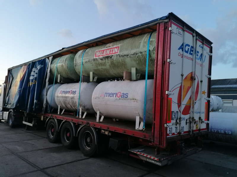 Curtain semi-trailer with used aboveground 2700 &4850L tanks Gas, Gaz, LPG, GPL, Propane, Butane tank ID 8.370 - סמיטריילר מכל: תמונה 1 Curtain semi-trailer with used aboveground 2700 &4850L tanks Gas, Gaz, LPG, GPL, Propane, Butane tank ID 8.370 - סמיטריילר מכל: תמונה 1