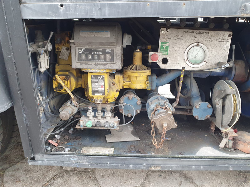 Volvo FL7 260 6x2 21550 Liter Gas tank truck ID 2.171 - משאית מכל: תמונה 5 Volvo FL7 260 6x2 21550 Liter Gas tank truck ID 2.171 - משאית מכל: תמונה 5