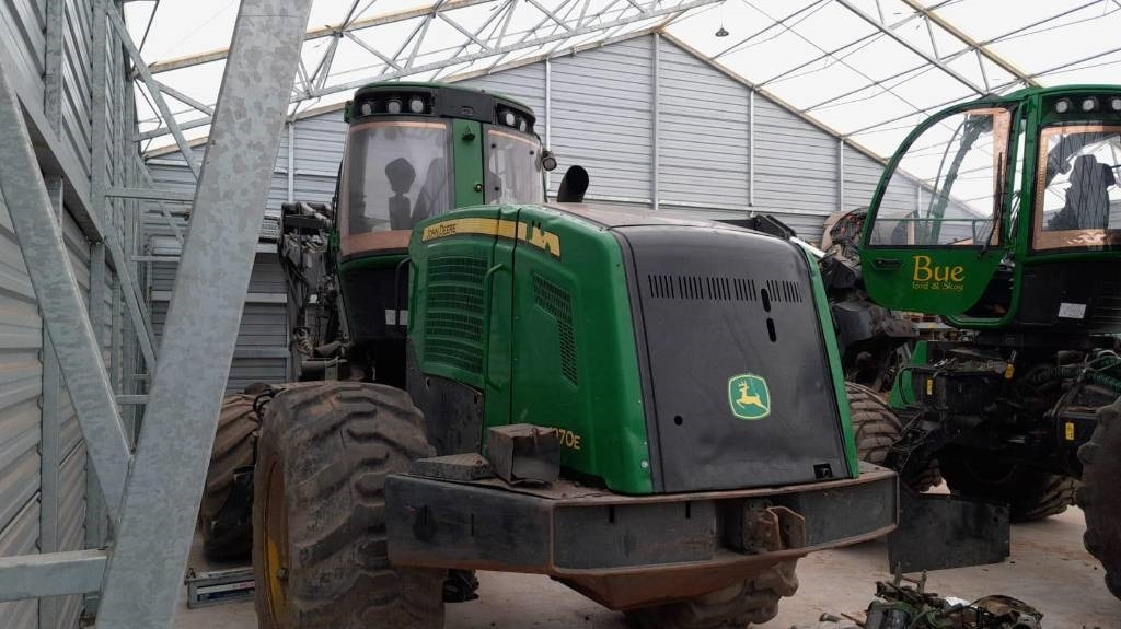John Deere 1270 E - מקצרת יערות: תמונה 2 John Deere 1270 E - מקצרת יערות: תמונה 2