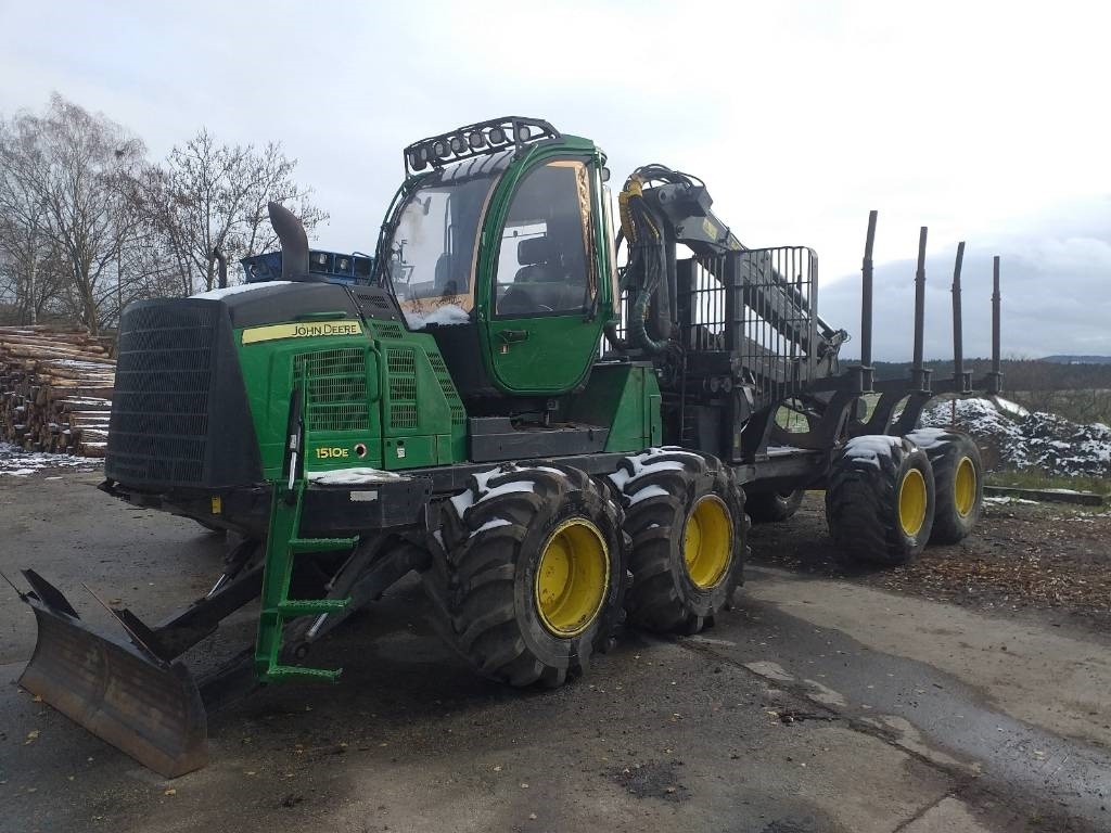 John Deere 1510 E - משלח: תמונה 1 John Deere 1510 E - משלח: תמונה 1