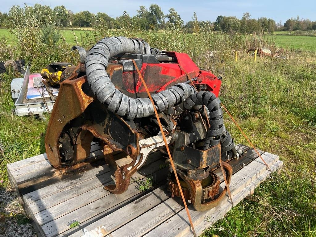 Komatsu C144 - ראש נופל: תמונה 2 Komatsu C144 - ראש נופל: תמונה 2