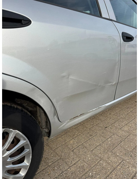 Fiat Punto **EURO 6B-AIRCO-5DOOR** - סדאן: תמונה 5 Fiat Punto **EURO 6B-AIRCO-5DOOR** - סדאן: תמונה 5