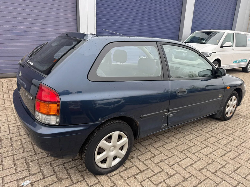 Mazda 323 **PETROL-ESSENCE-BELGIUM CAR** - סדאן: תמונה 4 Mazda 323 **PETROL-ESSENCE-BELGIUM CAR** - סדאן: תמונה 4