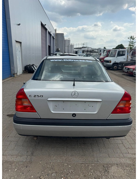 Mercedes-Benz C-Klasse **C250DIESEL+AIRCO** - סדאן: תמונה 5 Mercedes-Benz C-Klasse **C250DIESEL+AIRCO** - סדאן: תמונה 5