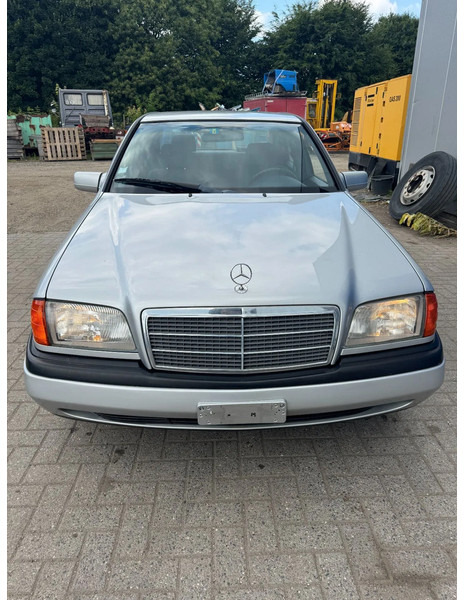 Mercedes-Benz C-Klasse **C250DIESEL+AIRCO** - סדאן: תמונה 2 Mercedes-Benz C-Klasse **C250DIESEL+AIRCO** - סדאן: תמונה 2