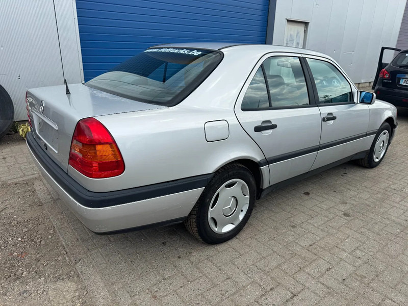 Mercedes-Benz C-Klasse **C250DIESEL+AIRCO** - סדאן: תמונה 4 Mercedes-Benz C-Klasse **C250DIESEL+AIRCO** - סדאן: תמונה 4