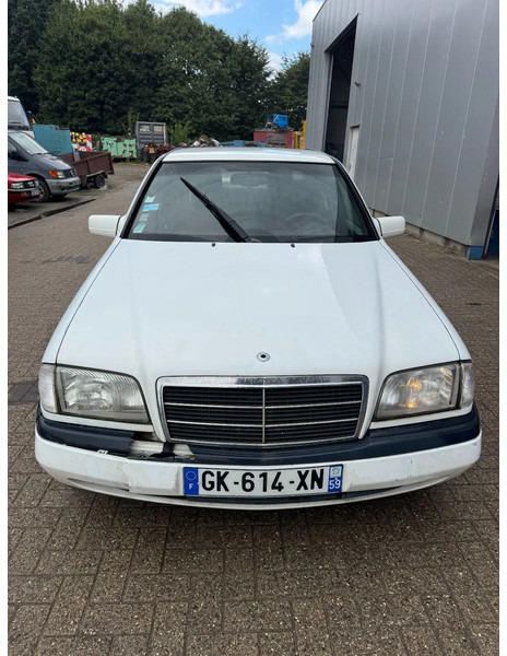 Mercedes-Benz C-Klasse **C250DIESEL** - סדאן: תמונה 2 Mercedes-Benz C-Klasse **C250DIESEL** - סדאן: תמונה 2