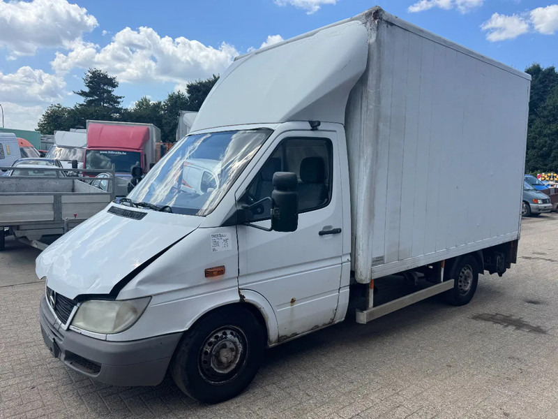 Mercedes-Benz Sprinter 313 **BOX+LIFT** - כלי רכב מסחרי עם תיבה: תמונה 1 Mercedes-Benz Sprinter 313 **BOX+LIFT** - כלי רכב מסחרי עם תיבה: תמונה 1