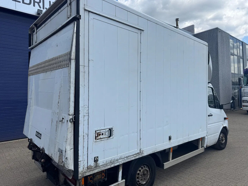 Mercedes-Benz Sprinter 313 **BOX+LIFT** - כלי רכב מסחרי עם תיבה: תמונה 5 Mercedes-Benz Sprinter 313 **BOX+LIFT** - כלי רכב מסחרי עם תיבה: תמונה 5