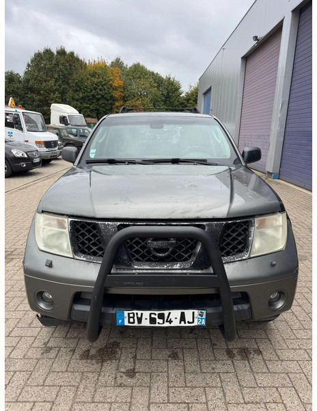 Nissan Pathfinder **AIRCO-EURO 3-7 SEATS** - מכונית: תמונה 2 Nissan Pathfinder **AIRCO-EURO 3-7 SEATS** - מכונית: תמונה 2
