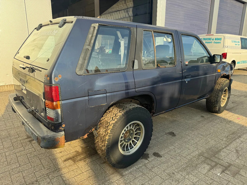 Nissan Terrano **4X4-DIESEL-LONG CHASSIS** - מכונית: תמונה 4 Nissan Terrano **4X4-DIESEL-LONG CHASSIS** - מכונית: תמונה 4