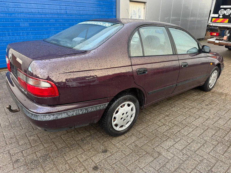 Toyota Carina E **2.0 PETROL-ESSENCE** - סדאן: תמונה 4 Toyota Carina E **2.0 PETROL-ESSENCE** - סדאן: תמונה 4