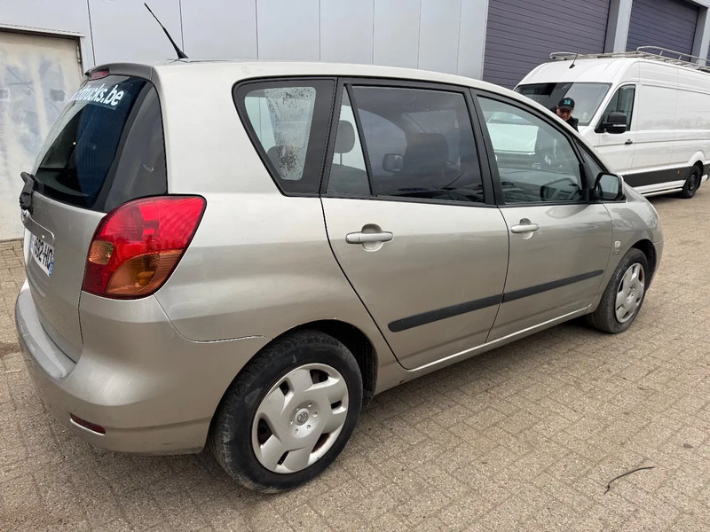 Toyota Corolla Verso **D4D-AIRCO** - מכונית: תמונה 4 Toyota Corolla Verso **D4D-AIRCO** - מכונית: תמונה 4