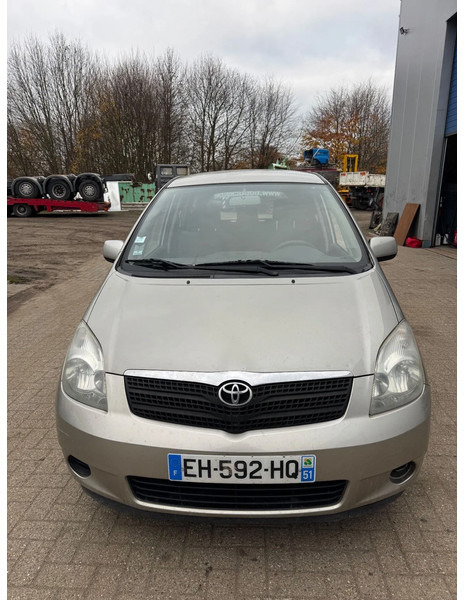 Toyota Corolla Verso **D4D-AIRCO** - מכונית: תמונה 2 Toyota Corolla Verso **D4D-AIRCO** - מכונית: תמונה 2