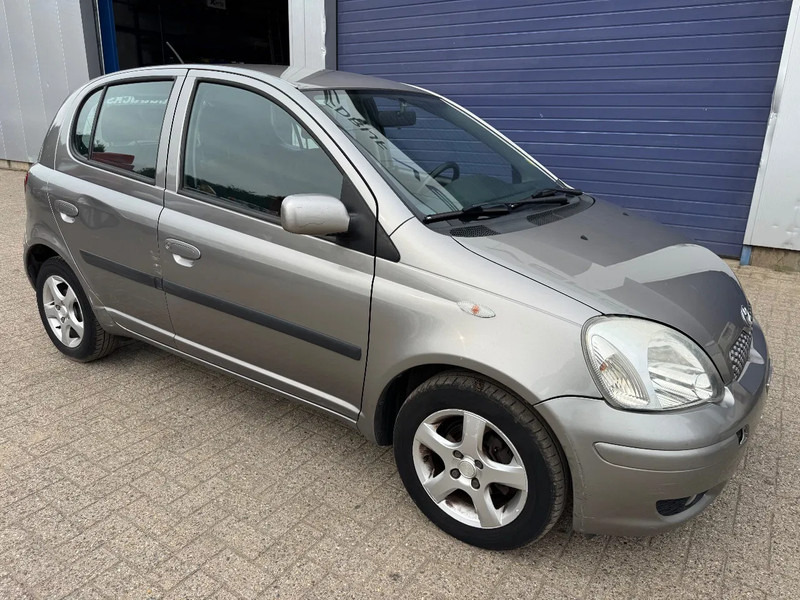 Toyota Yaris **5DOORS-PETROL-BELGIAN CAR-AIRCO** - האצ'בק: תמונה 3 Toyota Yaris **5DOORS-PETROL-BELGIAN CAR-AIRCO** - האצ'בק: תמונה 3