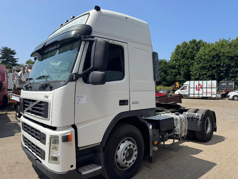 Volvo FM 300 **EURO 3-BELGIAN TRUCK-I SHIFT-PTO** - יחידת טרקטור: תמונה 1 Volvo FM 300 **EURO 3-BELGIAN TRUCK-I SHIFT-PTO** - יחידת טרקטור: תמונה 1