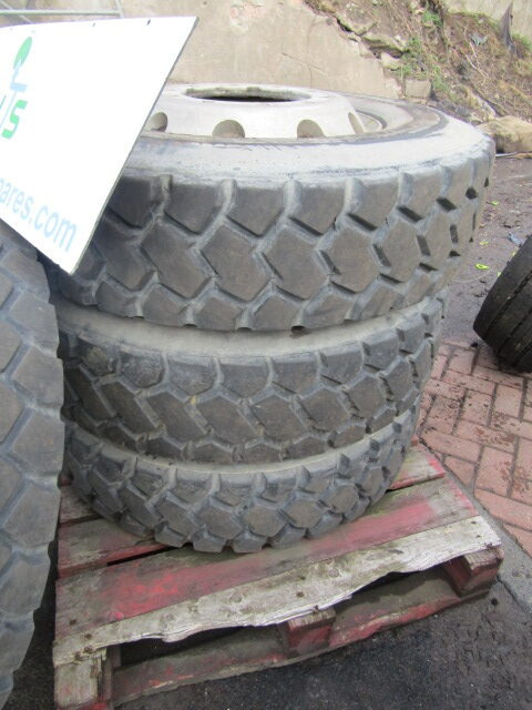 295/80/22.5 ‘ALCOA’ (6) BUDGET TRACK GRIT TYRES ONLY 4 TYRES GOOD - צמיג עבור משאית: תמונה 3 295/80/22.5 ‘ALCOA’ (6) BUDGET TRACK GRIT TYRES ONLY 4 TYRES GOOD - צמיג עבור משאית: תמונה 3