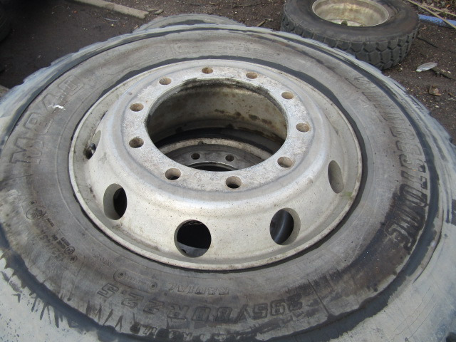 295/80/22.5 ‘ALCOA’ (6) BUDGET TRACK GRIT TYRES ONLY 4 TYRES GOOD - צמיג עבור משאית: תמונה 5 295/80/22.5 ‘ALCOA’ (6) BUDGET TRACK GRIT TYRES ONLY 4 TYRES GOOD - צמיג עבור משאית: תמונה 5