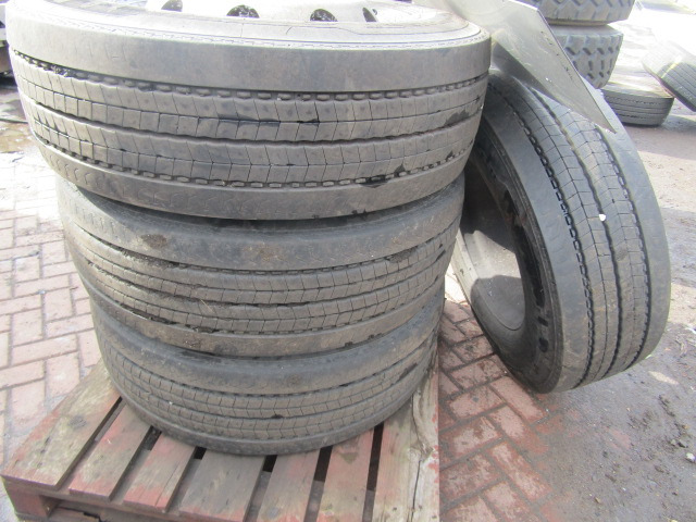 315/70/22.5 ‘ALCOA'(4) MICHELIN STEER PATTERN – 4 PIECE SET - צמיג עבור משאית: תמונה 4 315/70/22.5 ‘ALCOA'(4) MICHELIN STEER PATTERN – 4 PIECE SET - צמיג עבור משאית: תמונה 4