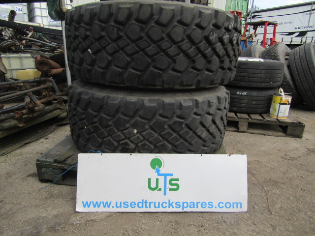 445/65/22.5 TRACK GRIP MICHELIN (2) EX SCAMMEL 6X6 COMPLETE WITH RIMS - צמיג עבור משאית: תמונה 1 445/65/22.5 TRACK GRIP MICHELIN (2) EX SCAMMEL 6X6 COMPLETE WITH RIMS - צמיג עבור משאית: תמונה 1