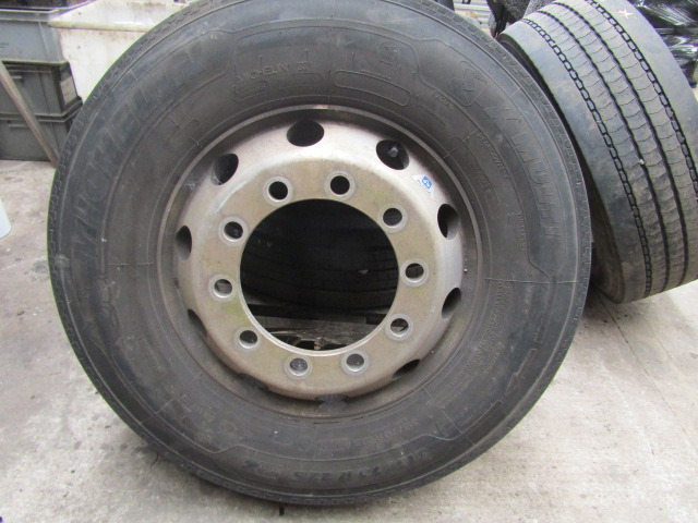 ALCOA 315/70/22.5 WHEELS AND TYRES FITTED MICHELIN FRONT STEER TYRES (2018 13/14mm TREAD, 32mm STUD HOLE) - צמיג עבור משאית: תמונה 2 ALCOA 315/70/22.5 WHEELS AND TYRES FITTED MICHELIN FRONT STEER TYRES (2018 13/14mm TREAD, 32mm STUD HOLE) - צמיג עבור משאית: תמונה 2