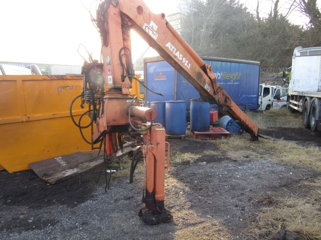 ATLAS 95.1 BUCKET CRANE 2001 WORKING WHEN REMOVED COMPLETE (PIPED FOR GRAB) - עגורן מעמיס: תמונה 1 ATLAS 95.1 BUCKET CRANE 2001 WORKING WHEN REMOVED COMPLETE (PIPED FOR GRAB) - עגורן מעמיס: תמונה 1