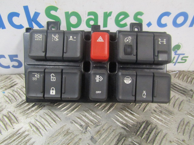 DAF LF 220 EURO 6 CAB SWITCH PANEL - תא ופנים הרכב עבור משאית: תמונה 1 DAF LF 220 EURO 6 CAB SWITCH PANEL - תא ופנים הרכב עבור משאית: תמונה 1