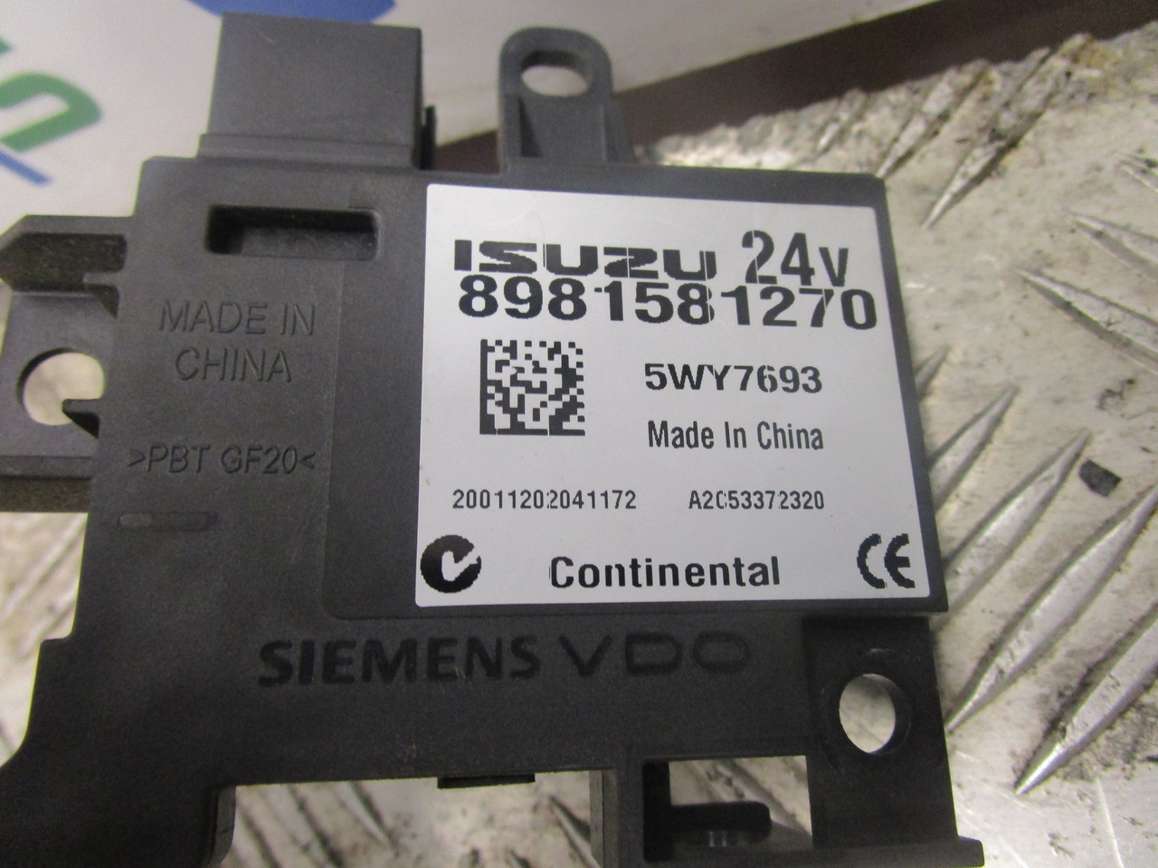 ISUZU N75 4HK1 IGNITION LOCK & KEY & TRANSPORTER - תא ופנים הרכב עבור משאית: תמונה 3 ISUZU N75 4HK1 IGNITION LOCK & KEY & TRANSPORTER - תא ופנים הרכב עבור משאית: תמונה 3