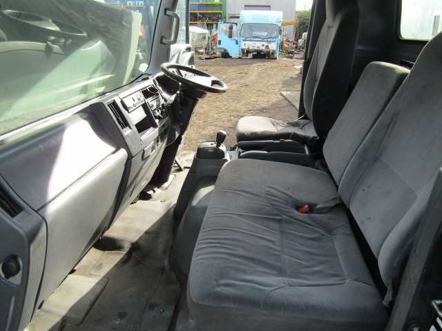 ISUZU N75 CAB (2010) - תא עבור משאית: תמונה 5 ISUZU N75 CAB (2010) - תא עבור משאית: תמונה 5