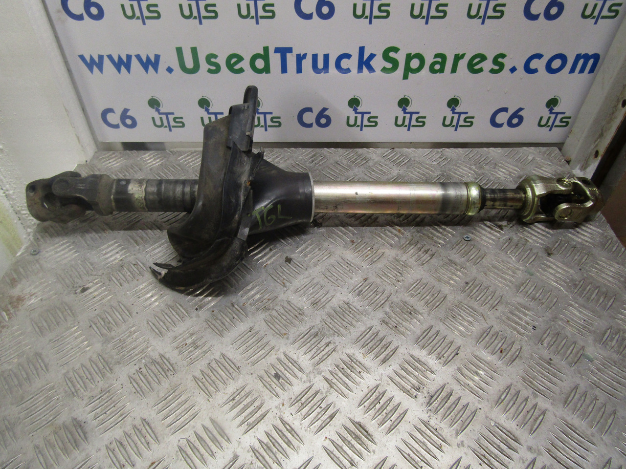 MAN TGL STEERING COLUMN SHAFT - היגוי עבור משאית: תמונה 1 MAN TGL STEERING COLUMN SHAFT - היגוי עבור משאית: תמונה 1