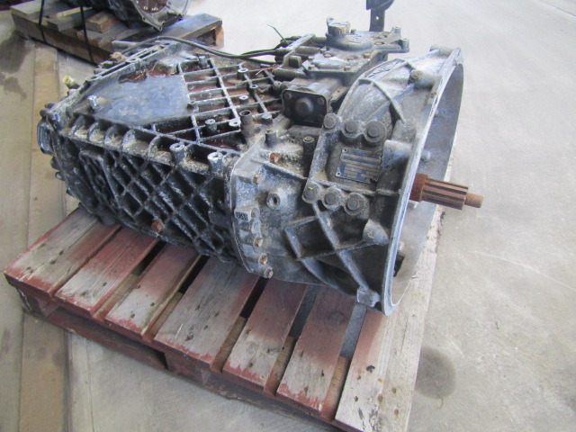 MAN TGS ZF 16S 2220TD MANUAL GEARBOX - מנוע וחלקים עבור משאית: תמונה 2 MAN TGS ZF 16S 2220TD MANUAL GEARBOX - מנוע וחלקים עבור משאית: תמונה 2