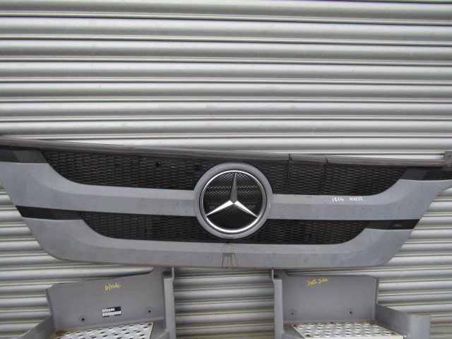 MERCEDES AXOR FRONT GRILL - תא ופנים הרכב עבור משאית: תמונה 1 MERCEDES AXOR FRONT GRILL - תא ופנים הרכב עבור משאית: תמונה 1