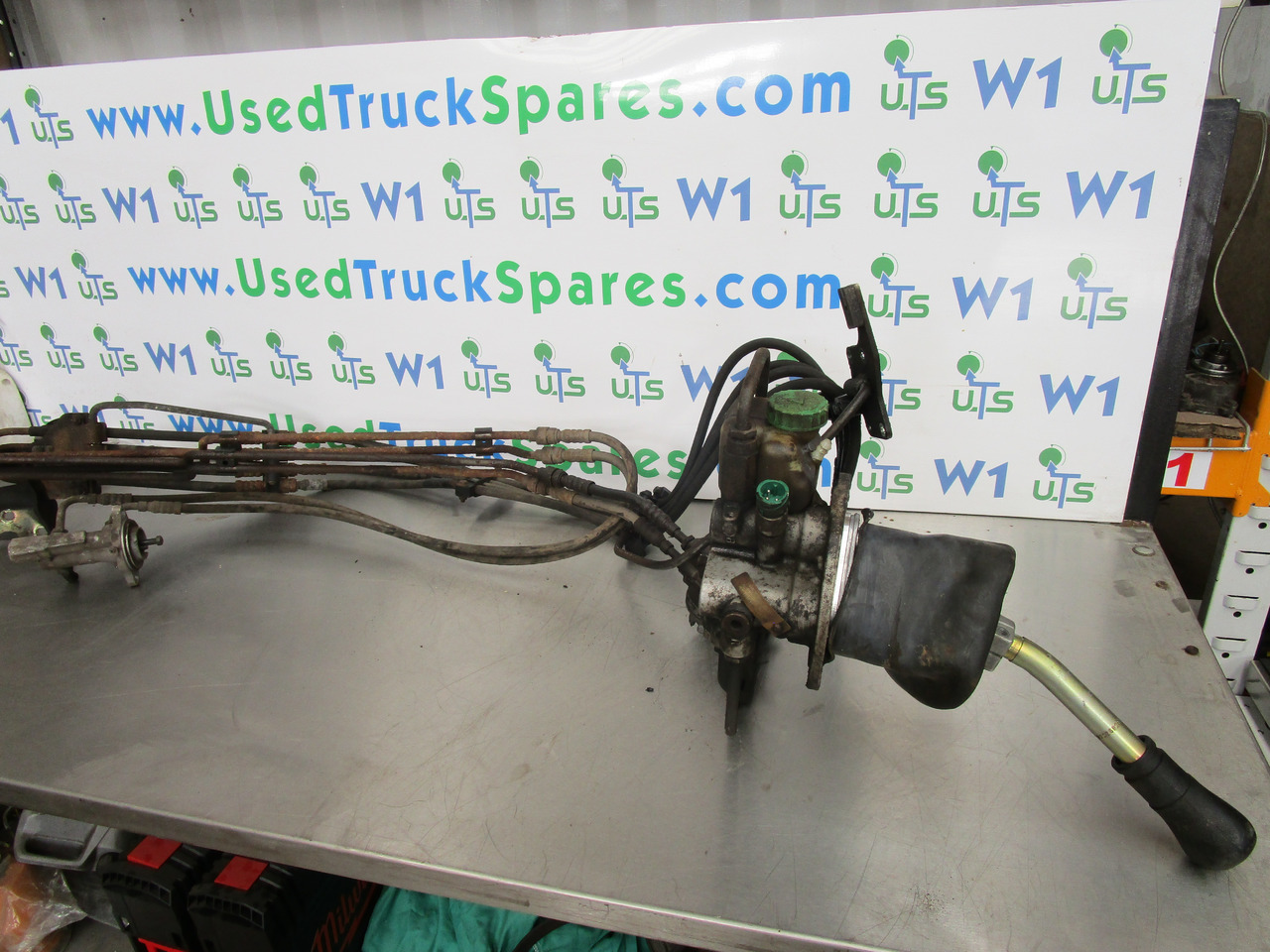 MERCEDES AXOR HYDRAULIC GEARCHANGE 9 SPEED - תא ופנים הרכב עבור משאית: תמונה 1 MERCEDES AXOR HYDRAULIC GEARCHANGE 9 SPEED - תא ופנים הרכב עבור משאית: תמונה 1