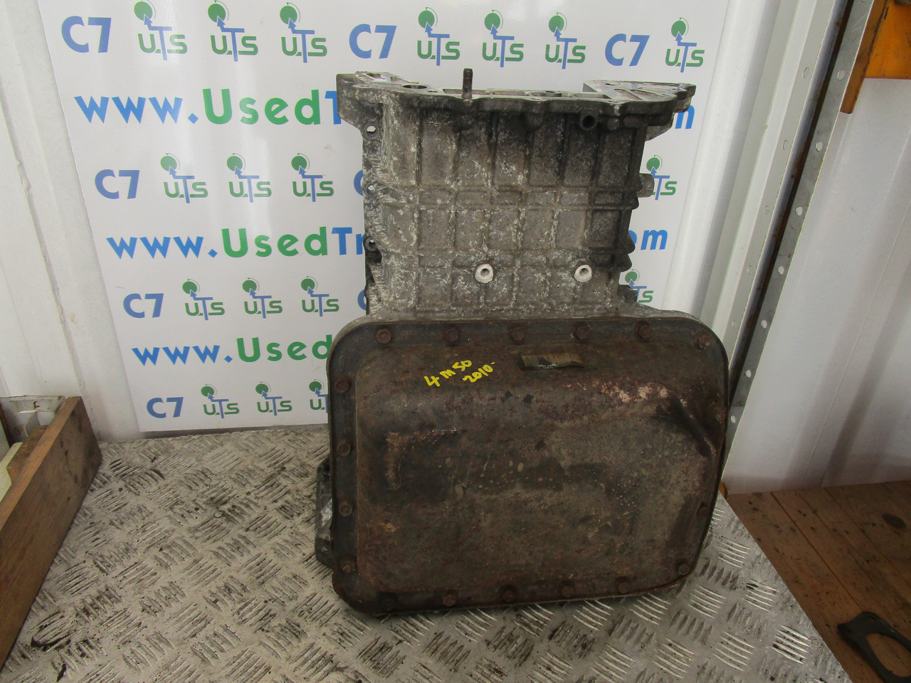 MITSUBISHI CANTER 4M50 ENGINE SUMP - מנוע וחלקים עבור משאית: תמונה 2 MITSUBISHI CANTER 4M50 ENGINE SUMP - מנוע וחלקים עבור משאית: תמונה 2