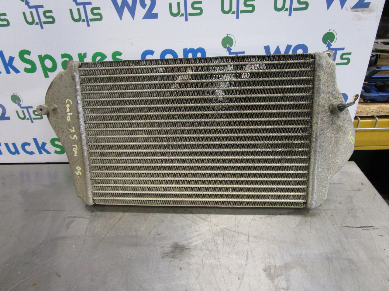 MITSUBISHI CANTER INTERCOOLER - רדיאטור עבור משאית: תמונה 1 MITSUBISHI CANTER INTERCOOLER - רדיאטור עבור משאית: תמונה 1