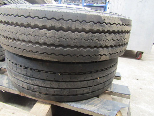 MITSUBISHI FUSO (6) WHEELS AND TYRES 205/75/17.5 8-10MM TREAD 32MM HOLES SET OF 6 - צמיג עבור משאית: תמונה 2 MITSUBISHI FUSO (6) WHEELS AND TYRES 205/75/17.5 8-10MM TREAD 32MM HOLES SET OF 6 - צמיג עבור משאית: תמונה 2