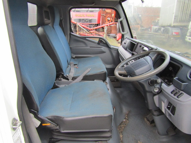 MITSUBISHI FUSO 7C 15/18 CAB (2014) - תא עבור משאית: תמונה 4 MITSUBISHI FUSO 7C 15/18 CAB (2014) - תא עבור משאית: תמונה 4