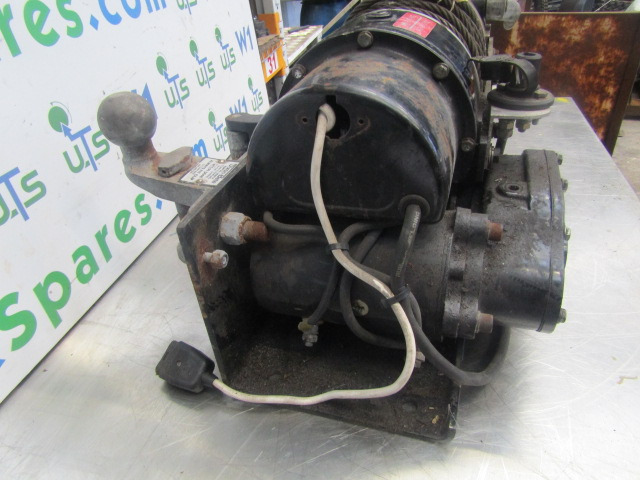PIERCE 12,500 ELECTRIC 12 VOLT WINCH - כננת עבור כלי רכב עירוני/ מיוחד: תמונה 5 PIERCE 12,500 ELECTRIC 12 VOLT WINCH - כננת עבור כלי רכב עירוני/ מיוחד: תמונה 5