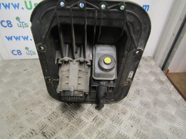 RENAULT MIDLUM DCI PEDAL BOX INC BRAKE VALVE + CLUTCH CYLINDER - תא ופנים הרכב עבור משאית: תמונה 3 RENAULT MIDLUM DCI PEDAL BOX INC BRAKE VALVE + CLUTCH CYLINDER - תא ופנים הרכב עבור משאית: תמונה 3