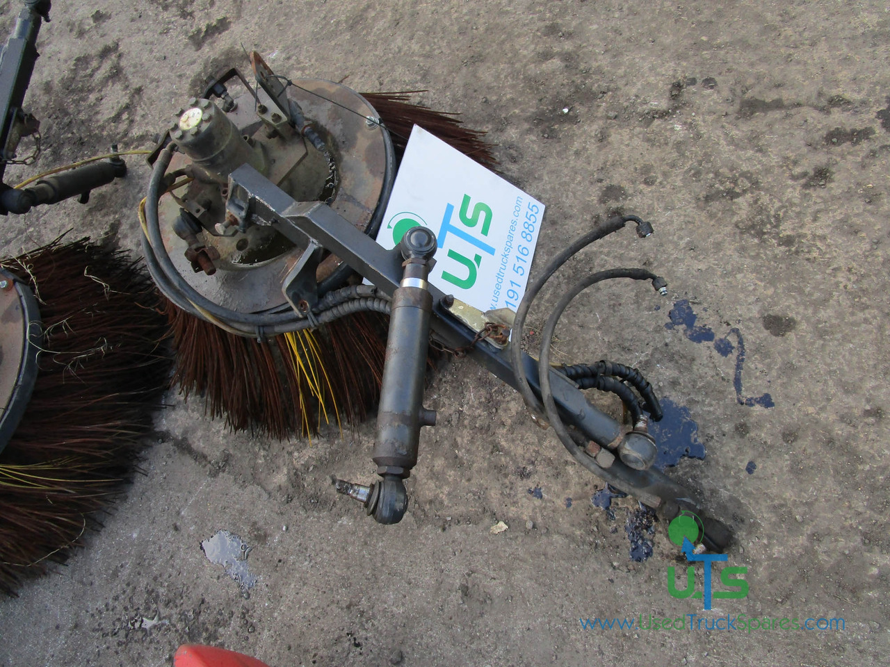 SCHMIDT SWINGO 200 R/HAND BRUSH ARM AND DRIVE - מטאטא עבור כלי רכב עירוני/ מיוחד: תמונה 1 SCHMIDT SWINGO 200 R/HAND BRUSH ARM AND DRIVE - מטאטא עבור כלי רכב עירוני/ מיוחד: תמונה 1