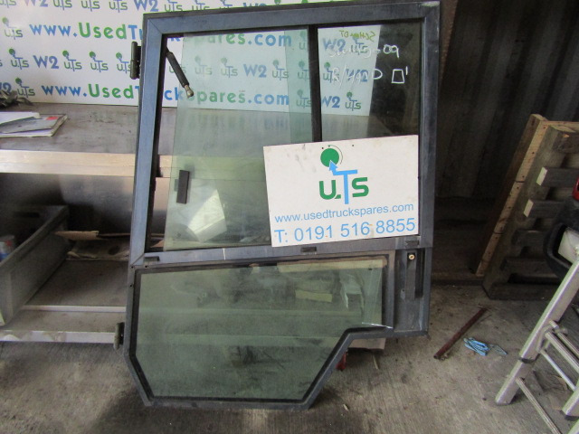 SCHMIDT SWINGO R/H DOOR COMPLETE - תא ופנים הרכב עבור משאית: תמונה 1 SCHMIDT SWINGO R/H DOOR COMPLETE - תא ופנים הרכב עבור משאית: תמונה 1