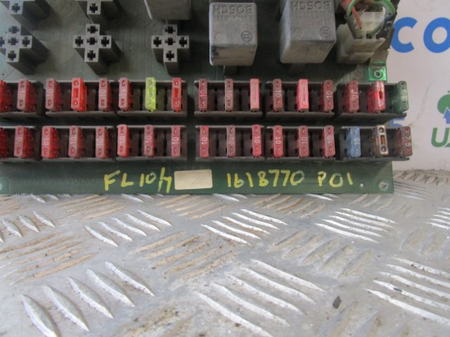 VOLVO FL10/FL7 FUSEBOARD 1618770-P01 - מערכת חשמל עבור משאית: תמונה 2 VOLVO FL10/FL7 FUSEBOARD 1618770-P01 - מערכת חשמל עבור משאית: תמונה 2