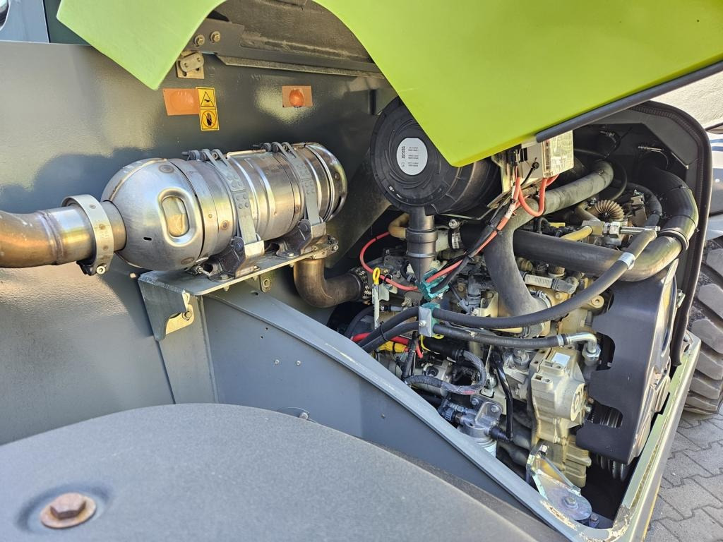 CLAAS Scorpion 7044 Varipower - מעמיס: תמונה 2 CLAAS Scorpion 7044 Varipower - מעמיס: תמונה 2
