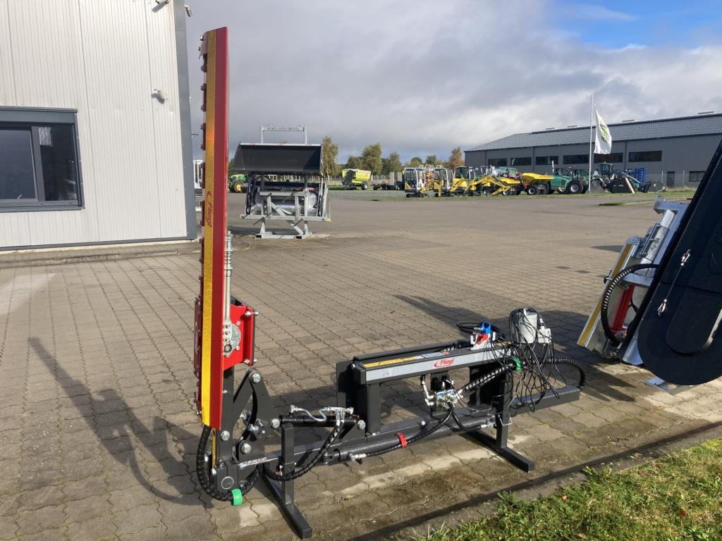 Fliegl ASTSCHERE 1450 - מכסחת תבואה/ עשבים: תמונה 1 Fliegl ASTSCHERE 1450 - מכסחת תבואה/ עשבים: תמונה 1