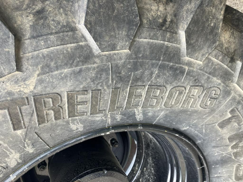טרקטור חקלאי John Deere 6215R: תמונה 21