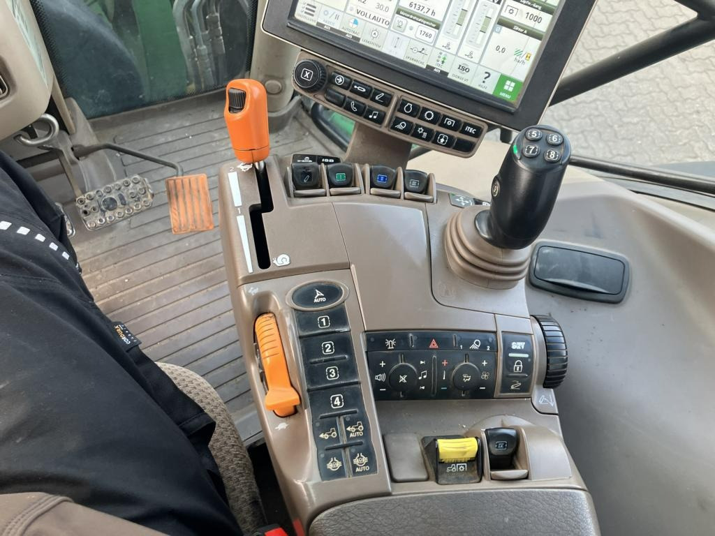 טרקטור חקלאי John Deere 6215R: תמונה 8