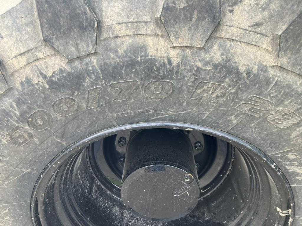 טרקטור חקלאי John Deere 6215R: תמונה 22