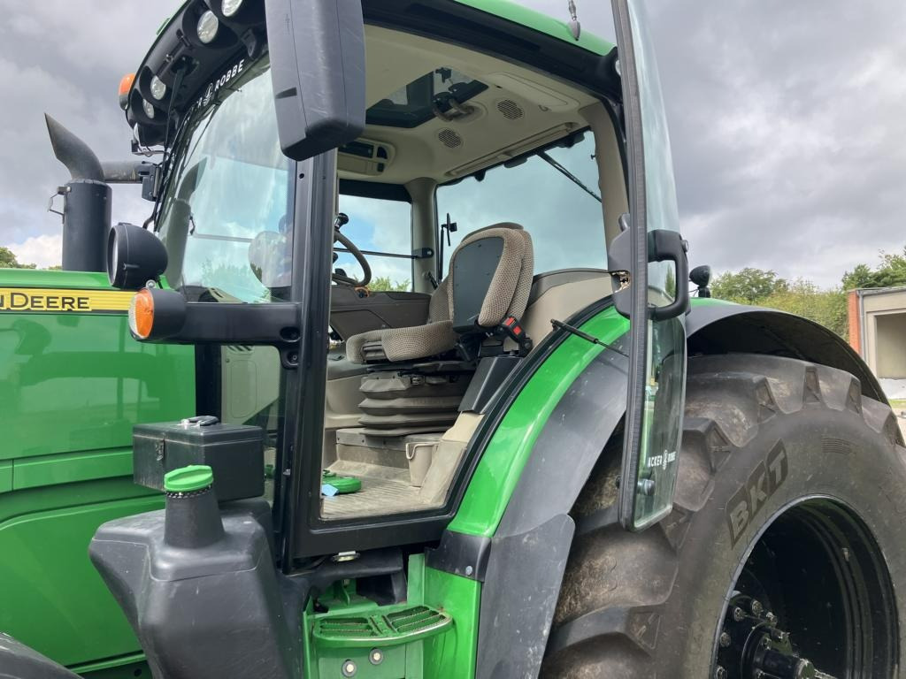 טרקטור חקלאי John Deere 6215R: תמונה 13